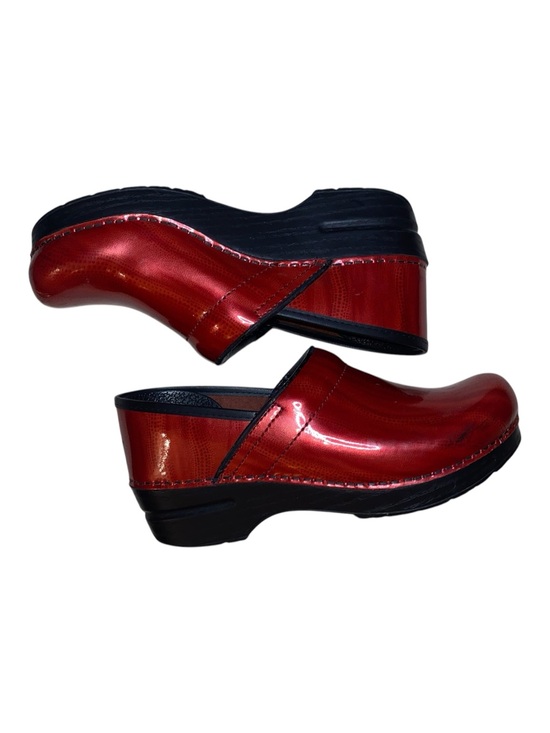 Dansko Shoes - DANSKO PROFESSIONAL CLOGS